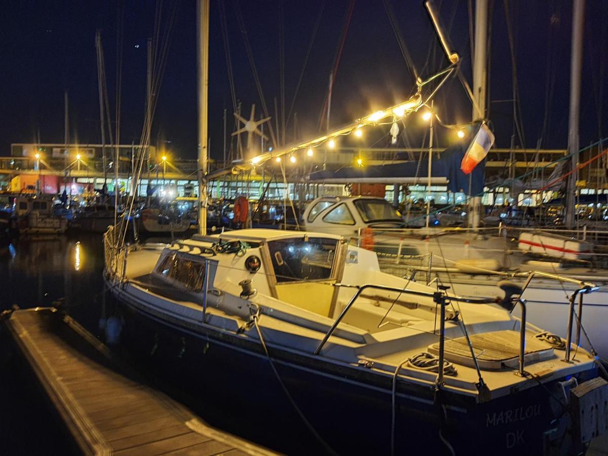 Charmant Voilier Chauffe Nuit Insolite บูโลญ-ซูร์-แมร์ ภายนอก รูปภาพ